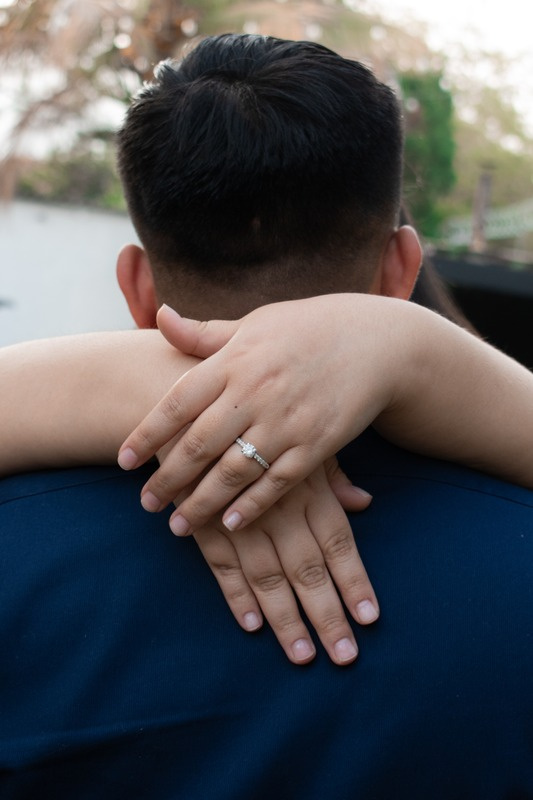Abrazo de Marco y Sarid